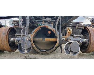 Meritor-Rockwell RD23160 Front Axle Housing for a Volvo