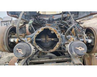 Meritor-Rockwell RPL20145 Front Axle Housing for a Volvo