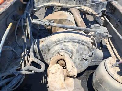 Meritor-Rockwell RT40145 Front Axle Housing for a Peterbilt 384