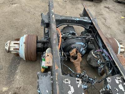 Meritor-Rockwell RT40145 Front Axle Housing for a Peterbilt 384