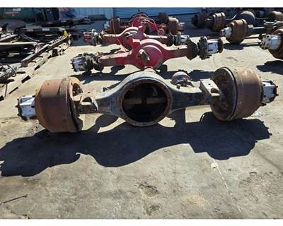 Meritor-Rockwell SQ100F Front Axle Housing for a Freightliner FLT