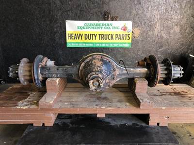 Dana-Spicer N175 Rear Axle Housing for a International 4700