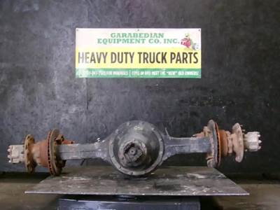 Dana-Spicer N175 Rear Axle Housing for a International 4700