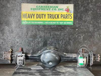 Dana-Spicer N175 Rear Axle Housing for a International 4700