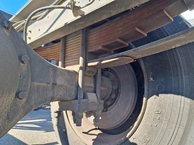 Dana-Spicer N175 Rear Axle Housing for a International 4700