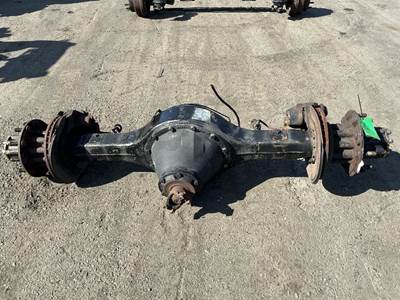Dana-Spicer N175 Rear Axle Housing for a International 4700