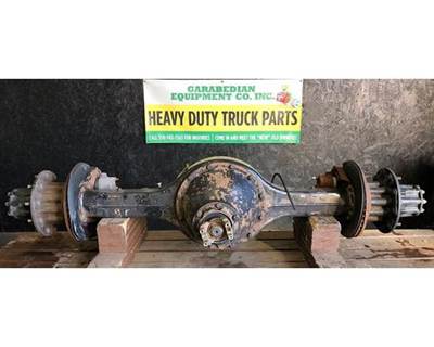 Dana-Spicer N175 Rear Axle Housing for a International 4700