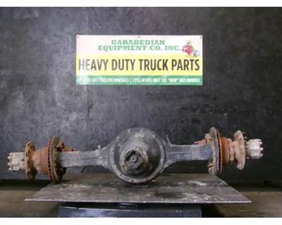 Dana-Spicer N175 Rear Axle Housing for a International 4700