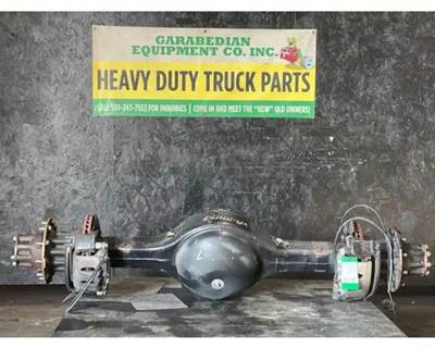 Dana-Spicer N175 Rear Axle Housing for a International 4700