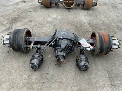 Detroit DA-RS20.0-4 Rear Axle Housing for a Freightliner M2 106