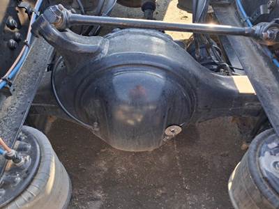 Detroit DA-RT-40.0-4S Rear Axle Housing for a Freightliner CASCADIA