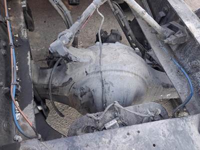 Detroit DA-RT40.0-4T Rear Axle Housing for a Freightliner CASCADIA