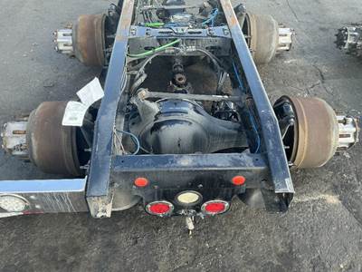 Detroit RT40-4N Rear Axle Housing for a Freightliner Cascadia 125