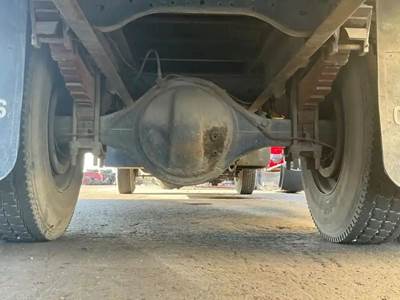 Eaton 17200 Rear Axle Housing for a Ford F700