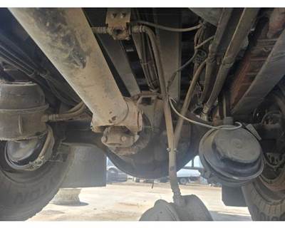 Eaton 21060S Rear Axle Housing for a International 4300