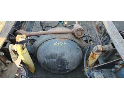 International RA57-12 Rear Axle Housing for a Freightliner FLD120