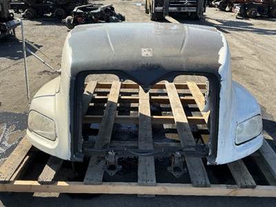 Mack Pinnacle CXU612 Rear Axle Housing for a Mack CXU612