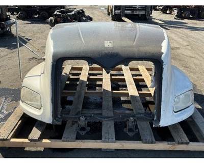 Mack Pinnacle CXU612 Rear Axle Housing for a Mack CXU612