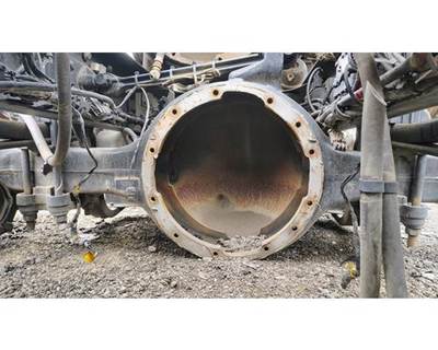 Meritor-Rockwell ME20165 Rear Axle Housing for a Mack CXU613