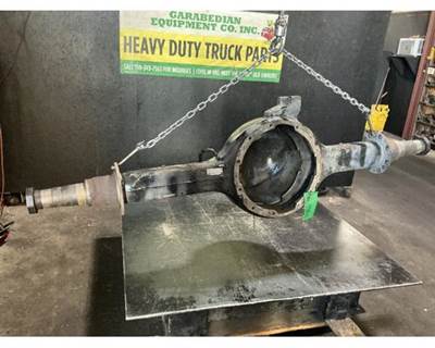 Meritor-Rockwell ME20165 Rear Axle Housing for a Mack CXU633T