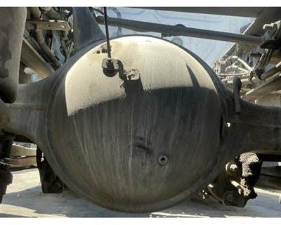 Meritor-Rockwell ME20165 Rear Axle Housing for a Freightliner CASCADIA