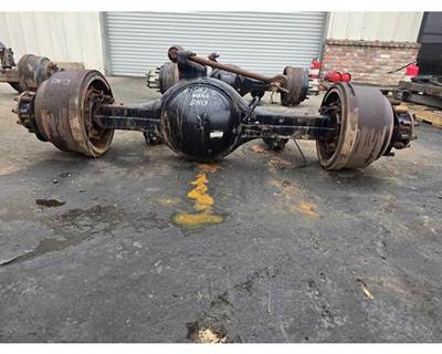 Meritor-Rockwell MR20143 Rear Axle Housing for a Volvo VNL670