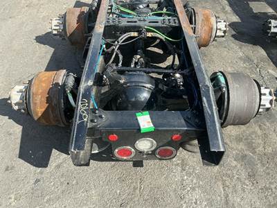 Meritor-Rockwell MR2014E Rear Axle Housing for a Freightliner Cascadia 126