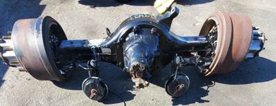 Meritor-Rockwell MR2014X Rear Axle Housing for a Freightliner Cascadia 125
