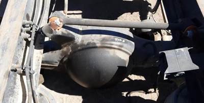 Meritor-Rockwell MR2014X Rear Axle Housing for a Freightliner Cascadia 125