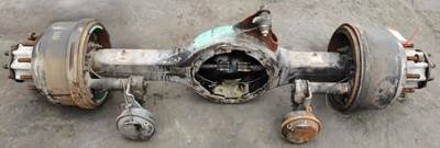 Meritor-Rockwell MR2014X Rear Axle Housing for a Volvo VNL