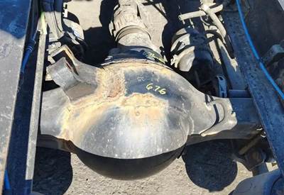 Meritor-Rockwell MR2014X Rear Axle Housing for a Freightliner Cascadia 125