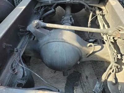 Meritor-Rockwell MR2014X Rear Axle Housing for a Freightliner Cascadia 125