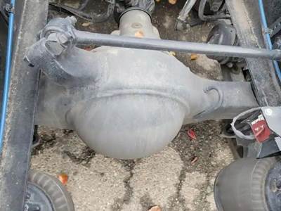 Meritor-Rockwell MR2014X Rear Axle Housing for a Freightliner Cascadia 126