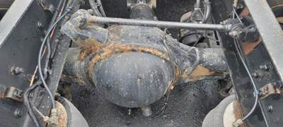 Meritor-Rockwell MR2014X Rear Axle Housing for a Freightliner Cascadia 125