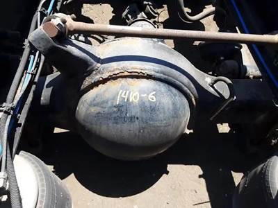 Meritor-Rockwell MR2014X Rear Axle Housing for a Freightliner CASCADIA