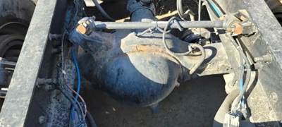 Meritor-Rockwell MR2014X Rear Axle Housing for a Freightliner Cascadia 125