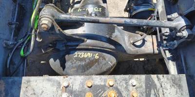 Meritor-Rockwell MR2014X Rear Axle Housing for a Mack CXU613