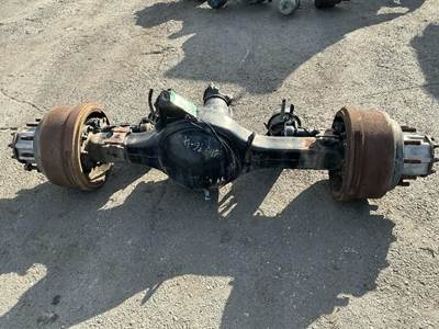 Meritor-Rockwell MR2014X Rear Axle Housing for a Volvo VNL