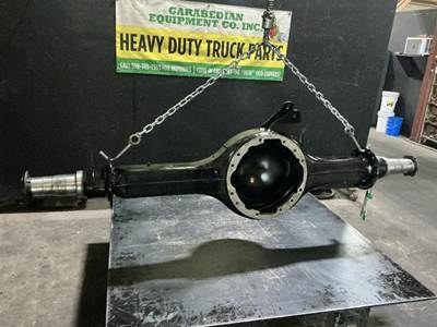 Meritor-Rockwell MR2014X Rear Axle Housing for a Mack CXU613