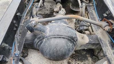 Meritor-Rockwell MR2014X Rear Axle Housing for a Freightliner Cascadia 125