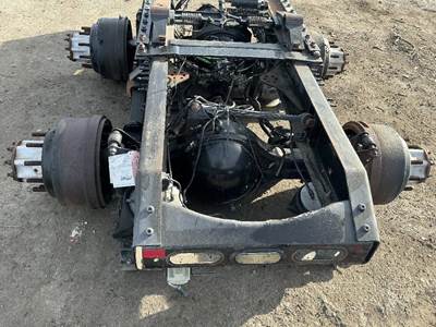 Meritor-Rockwell MR2014X Rear Axle Housing for a Volvo VNM