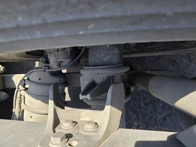 Meritor-Rockwell MR2014X Rear Axle Housing for a International RH613