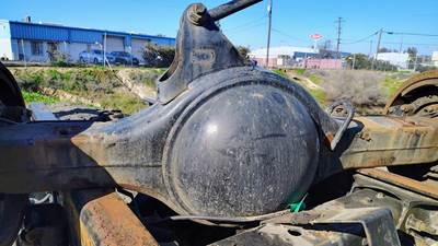 Meritor-Rockwell MR2014X Rear Axle Housing for a Mack CXU613