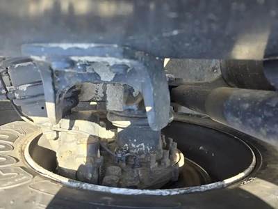 Meritor-Rockwell MR2014X Rear Axle Housing for a International RH613