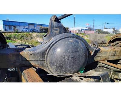 Meritor-Rockwell MR2014X Rear Axle Housing for a Mack CXU613