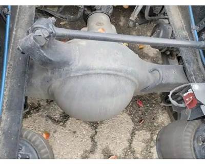 Meritor-Rockwell MR2014X Rear Axle Housing for a Freightliner Cascadia 126