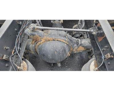 Meritor-Rockwell MR2014X Rear Axle Housing for a Freightliner Cascadia 125
