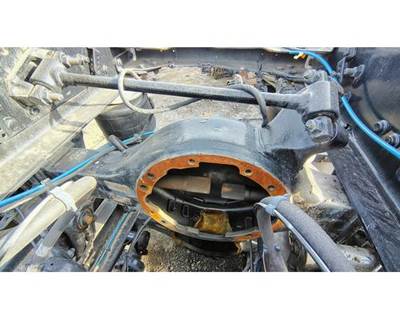 Meritor-Rockwell MR2014X Rear Axle Housing for a Freightliner Cascadia 126