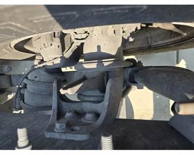 Meritor-Rockwell MR2014X Rear Axle Housing for a International RH613