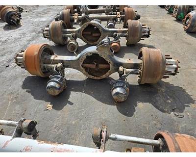 Meritor-Rockwell MR2014X Rear Axle Housing for a Volvo VN